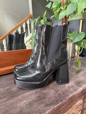 Circus NY Stance boots size 9